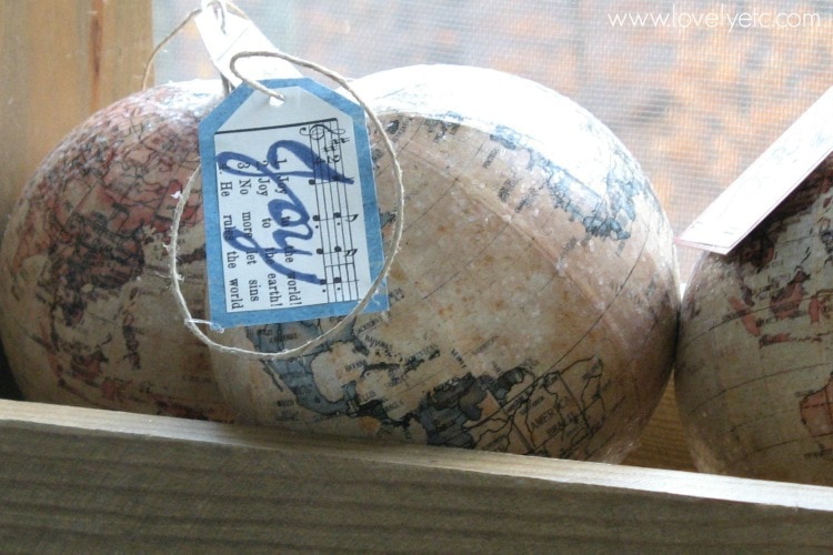 Easy DIY Joy to the World Ornament