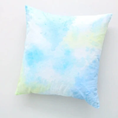 How to Paint Pretty Watercolor Pillows