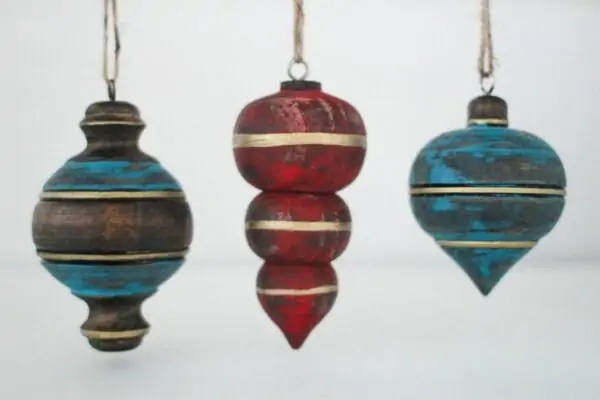 How to Make Rustic Wooden Christmas Ornaments