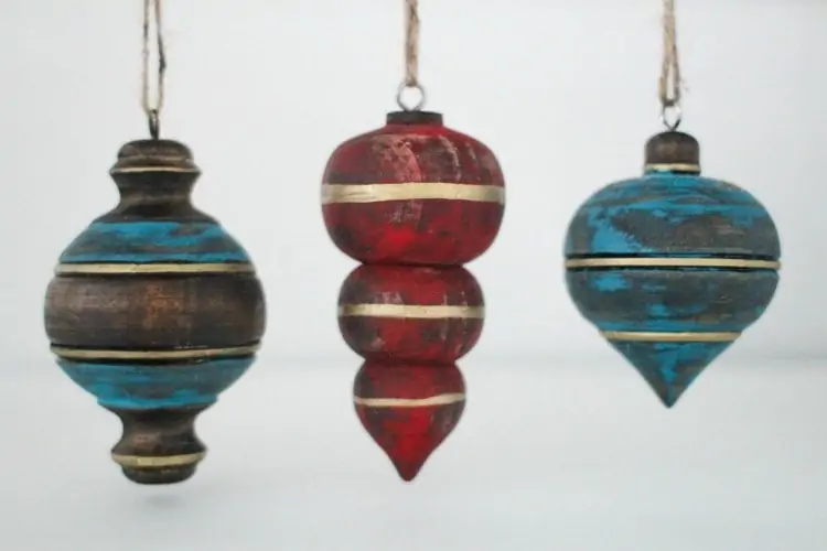 How to Make Rustic Wooden Christmas Ornaments