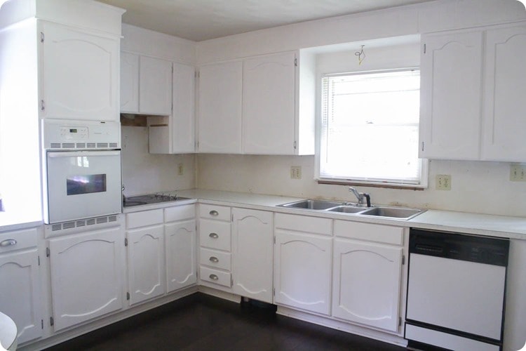 Painting Oak Cabinets White An Amazing Transformation Lovely Etc