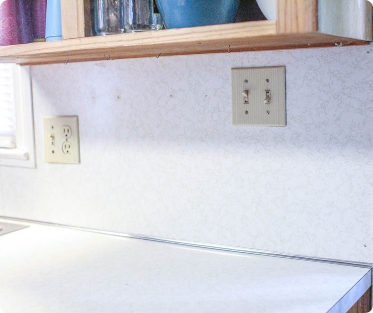 laminate backsplash before painting