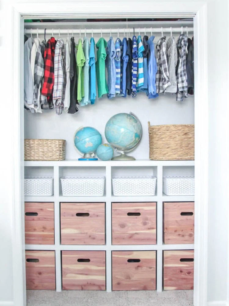 How to build cheap and easy DIY closet shelves