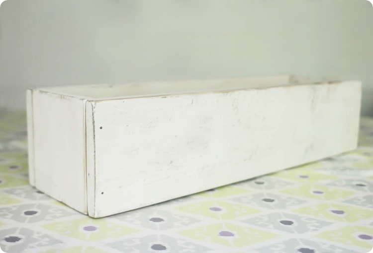 easy farmhouse planterbox