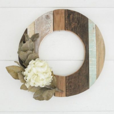 How to make a reclaimed wood wreath