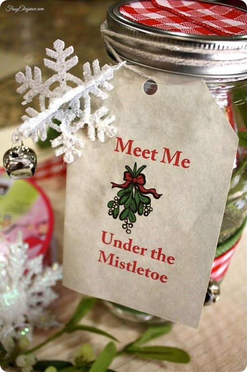 diy meet me under the misteltoe mason jar gift.