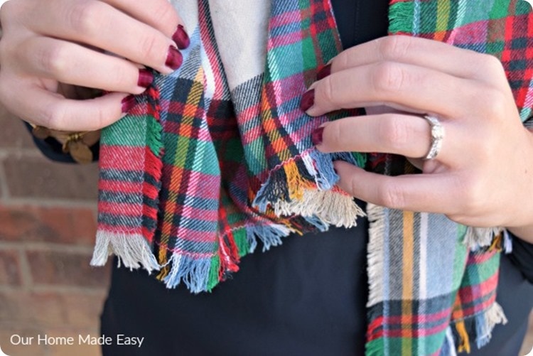 diy flannel blanket scarf.