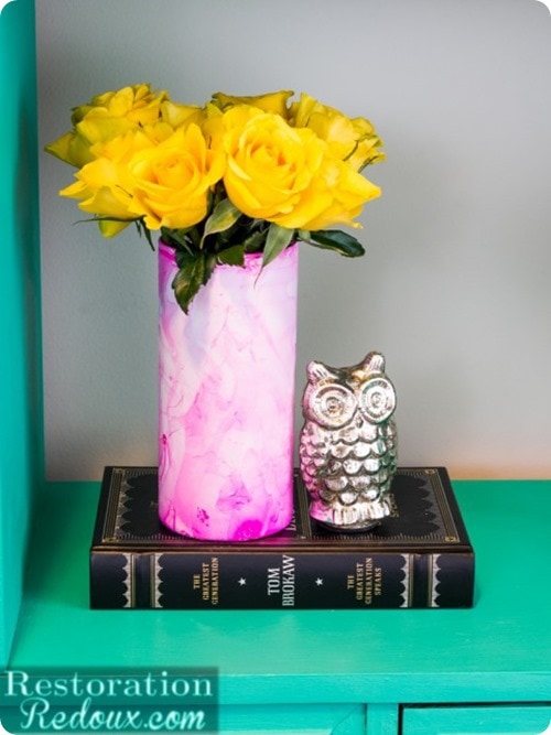 diy marbled vases.