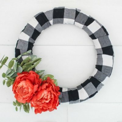 How to make a gorgeous buffalo plaid farmhouse wreath