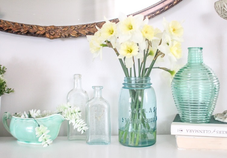 fresh daffodils for spring decor