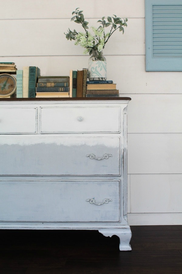 Faded dresser. Painting a dresser using gray and white chalk paint. A touch or modern farmhouse style plus a touch of boho.