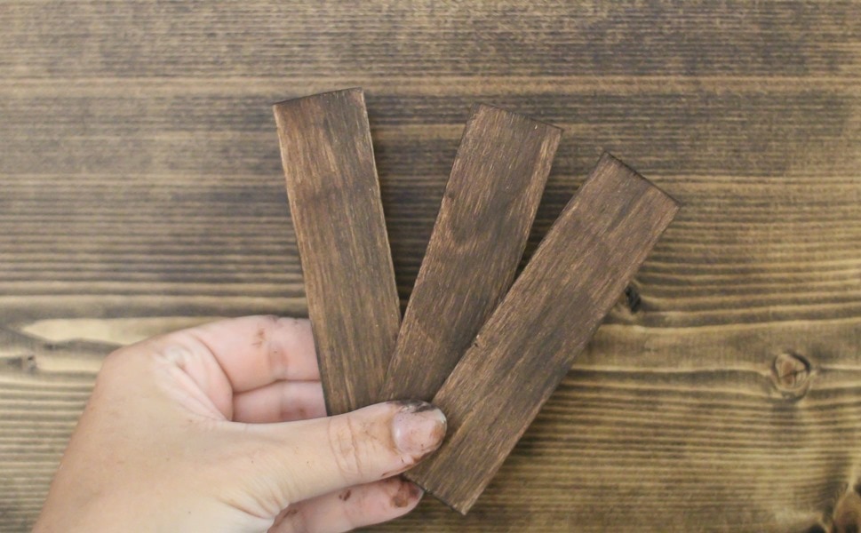 How to make a herringbone table top with paint sticks Lovely Etc.