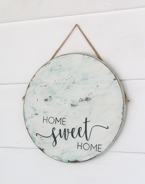 Easy diy round sign. Using a simple home sweet home stencil, this is a perfect wreath alternative. DIY round home sweet home sign