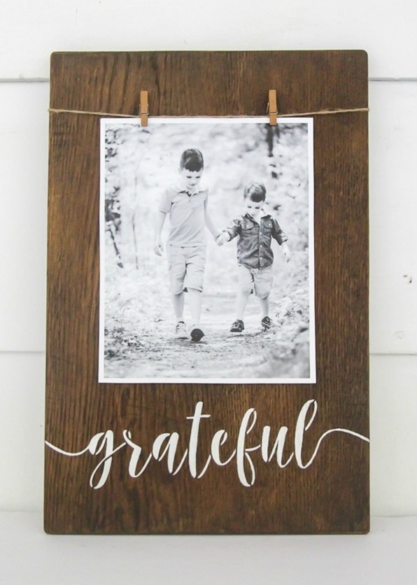 Easy stenciled photo display with grateful sign. Easy stenciled photo display with grateful sign.