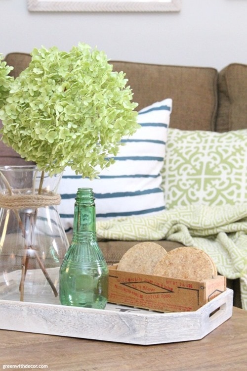 coastal-rustic-living-room-coffee-table-tray-hydrangeas