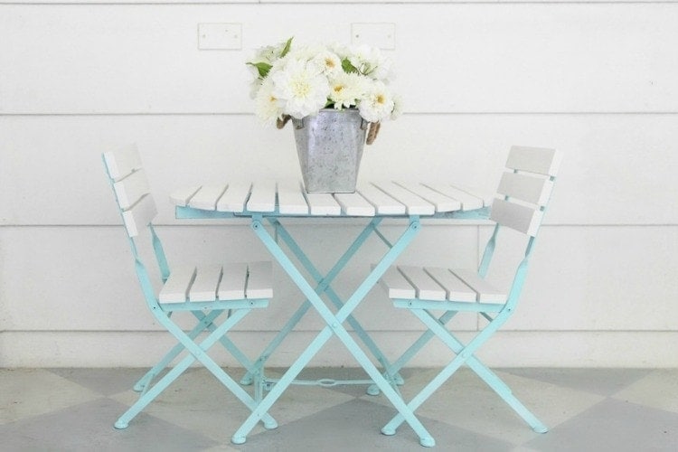 painted outdoor table and chairs with matching painted screws