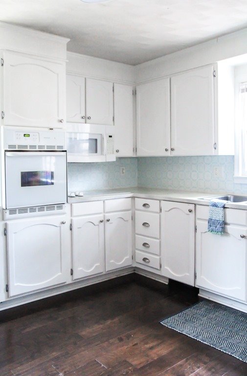 https://www.lovelyetc.com/wp-content/uploads/2019/01/painted-kitchen-cabinets-update.jpg