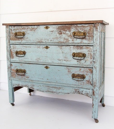 chippy dresser with old fashioed milk paint 2 (1)