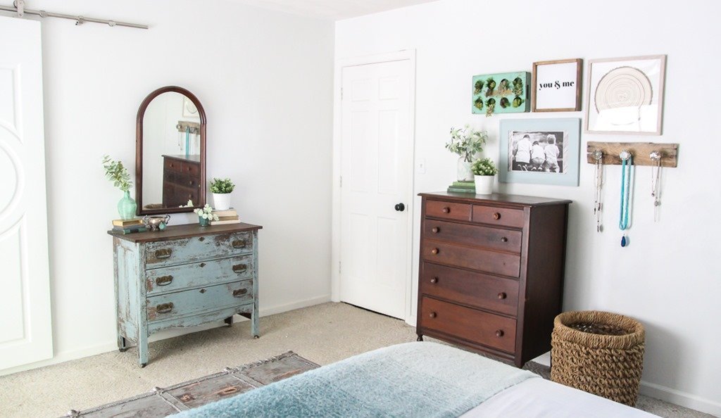 Cozy Master Bedroom Makeover For Super, Can You Have Two Dressers In Bedroom