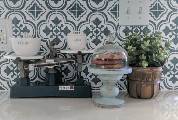 Adding modern farmhouse style to your kitchen with vintage finds and DIY projects.