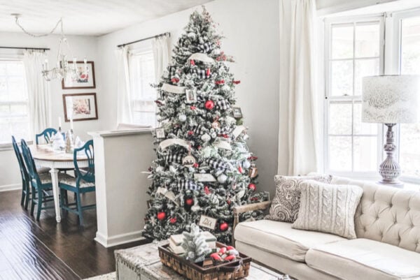 Decorating a Cheerful Farmhouse Christmas Tree
