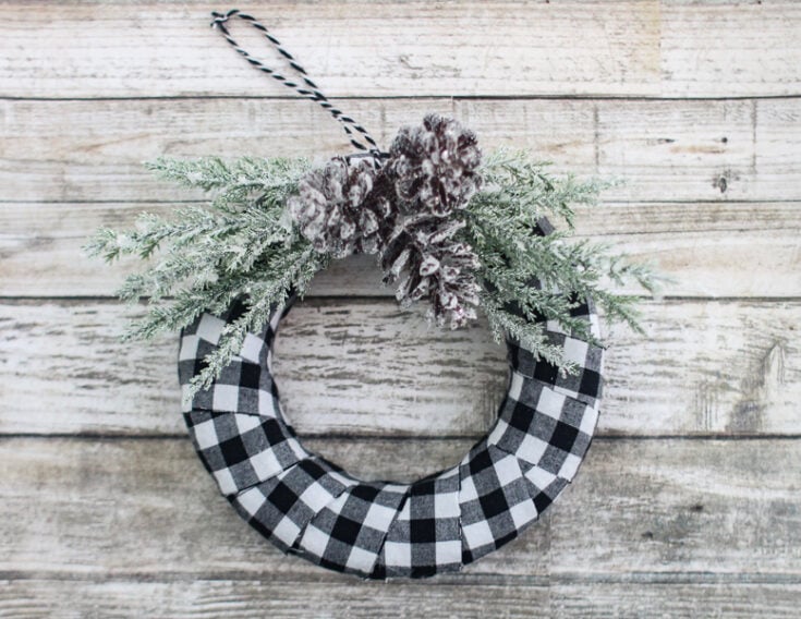 40+ Buffalo Check Christmas Decorations You Can Make Yourself