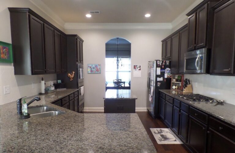 21 Of Of The Best Budget Kitchen Makeovers Under $1000