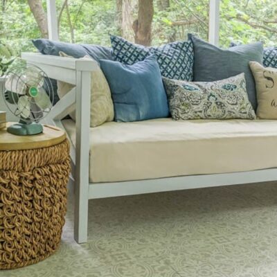 HOW TO BUILD A DIY DAYBED FOR $50 STORY