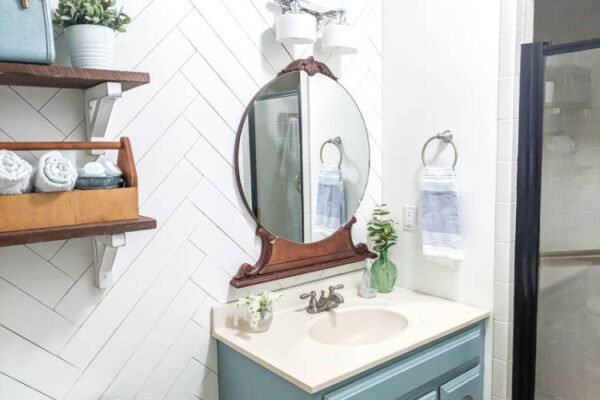 Gorgeous Small Bathroom Makeover on a $100 Budget