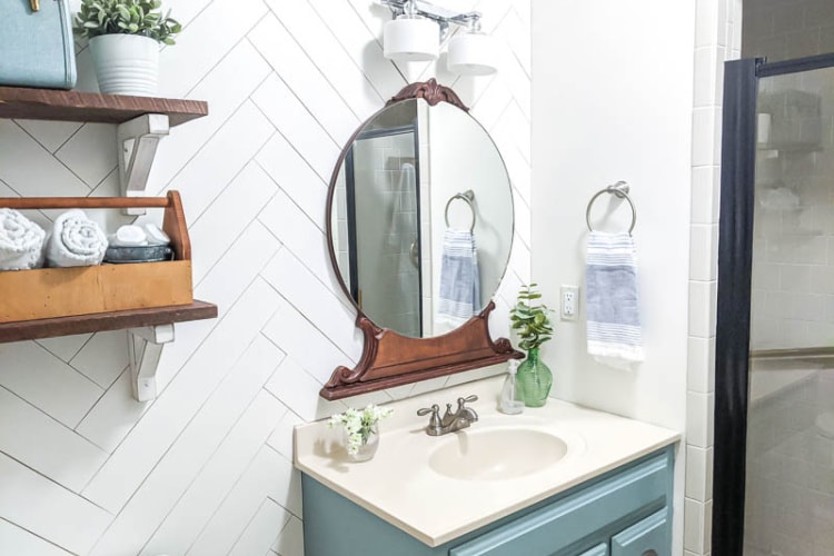 6 Easy & Affordable Small Bathroom Makeover Ideas - Sprucing Up Mamahood