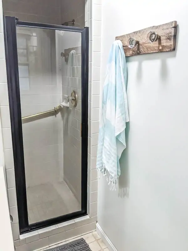 How to Paint a Brass Shower Frame for $30 (Shower Door DIY)