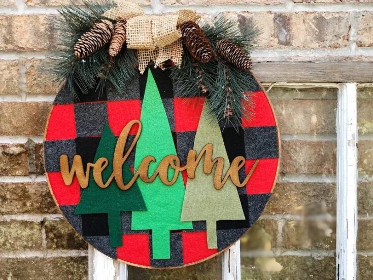 Buffalo Plaid Christmas Décor Ideas - Savvy Saving Couple