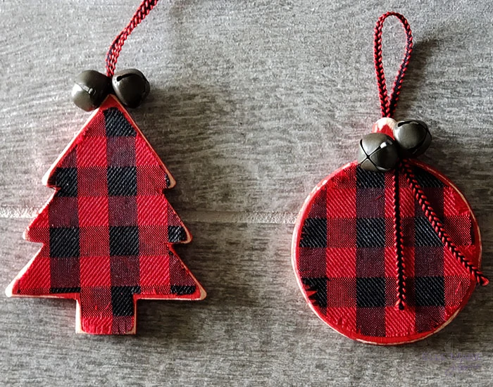 31 Cozy Buffalo Check Christmas Decor Ideas - Shelterness