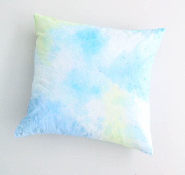 How to Paint Pretty Watercolor Pillows