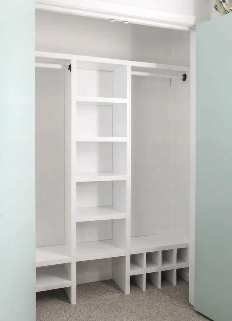 https://www.lovelyetc.com/wp-content/uploads/2021/03/diy-closet-organizer-4.webp