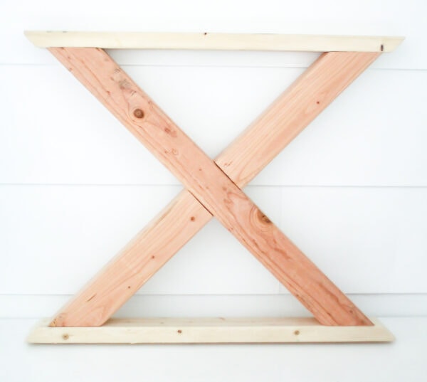 Build A Beautiful Diy Farmhouse Table, How To Put Wood Legs On A Table