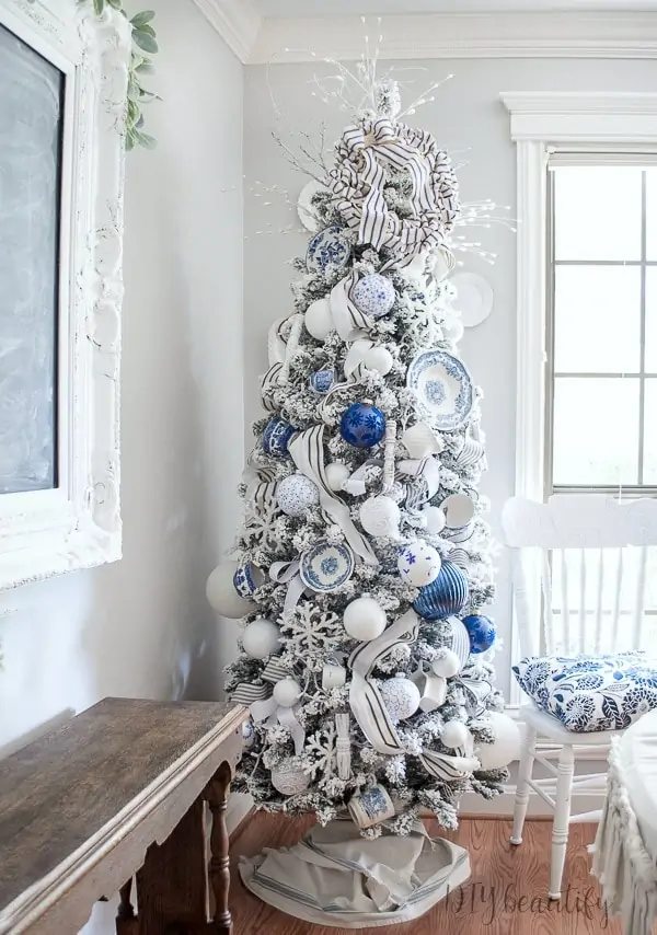 Elegant Blue Christmas Decor Ideas