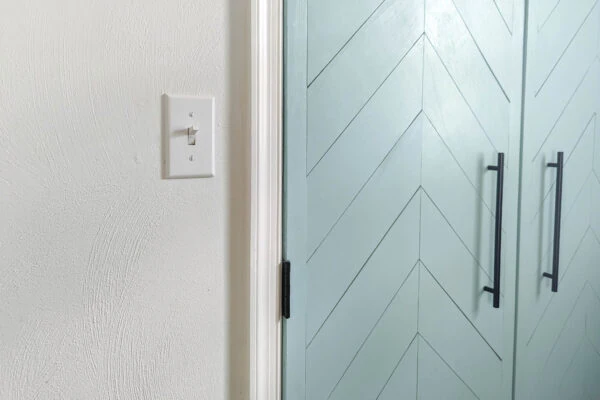 3 Cheap and Easy Ways to Update Ugly Outlets and Light Switches