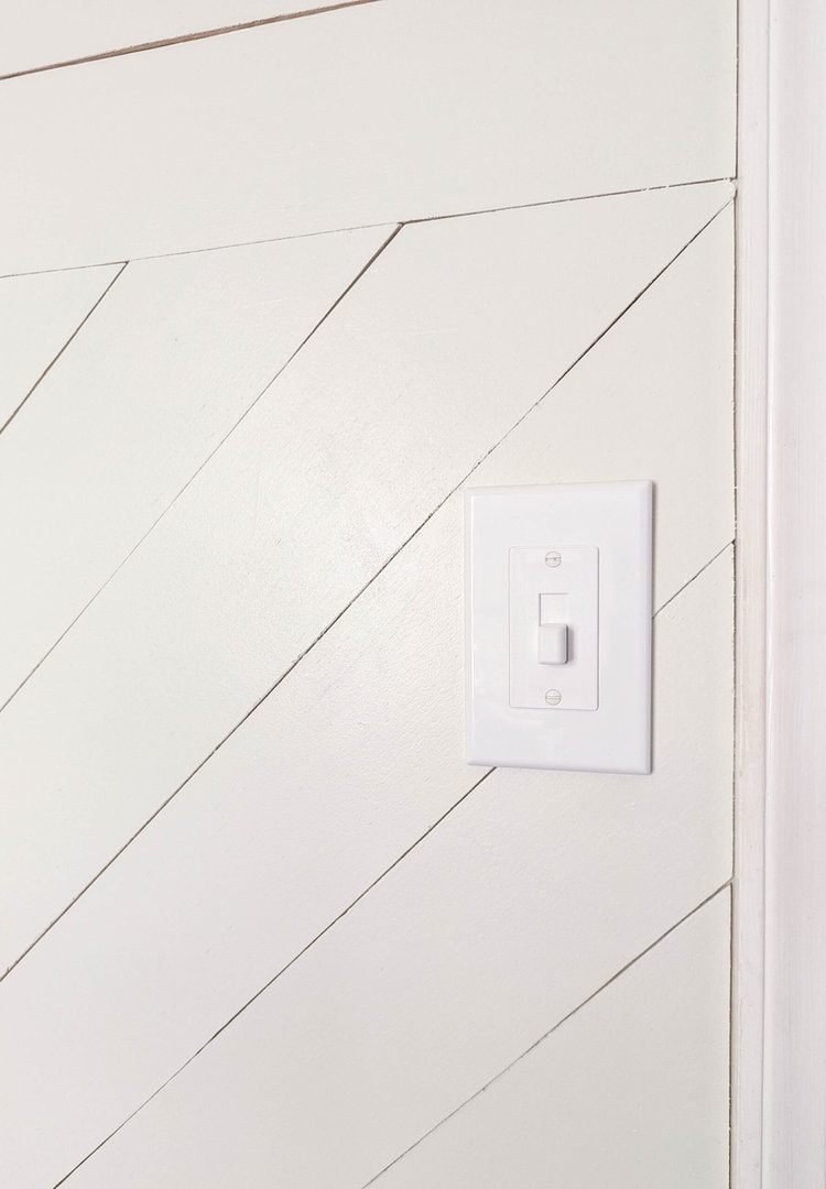 3 Cheap and Easy Ways to Update Ugly Outlets and Light Switches