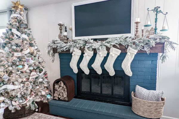 How to Hang Garland on the Mantel: Easy Tricks for Perfect Garland
