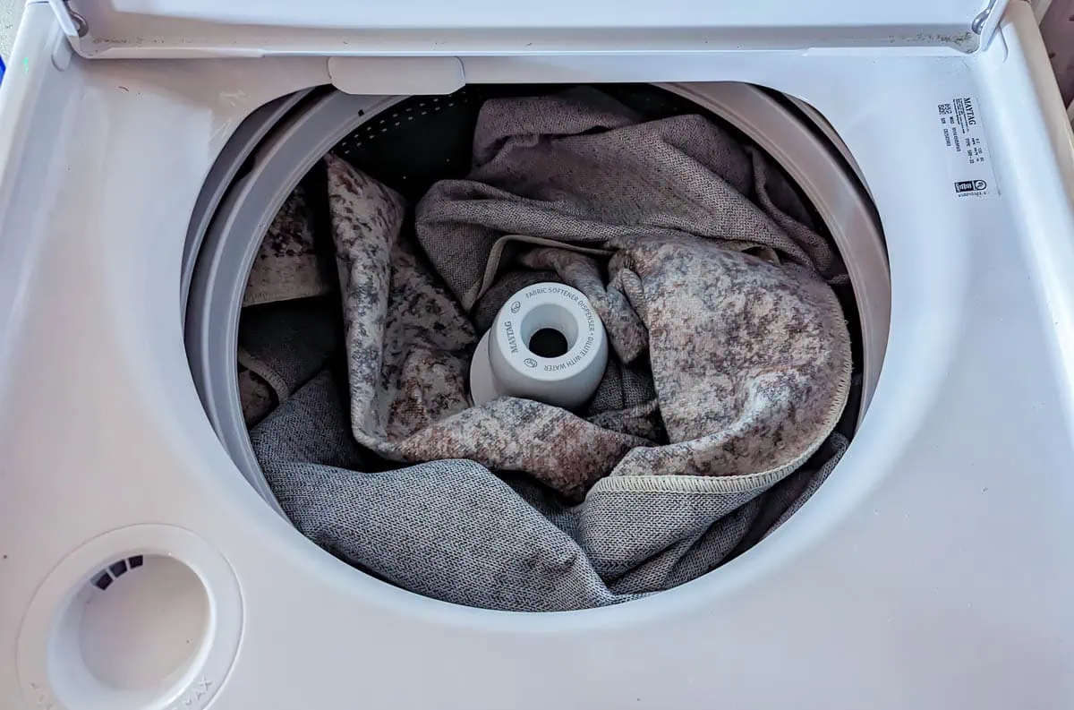 8x10 washable rug in washing machine.