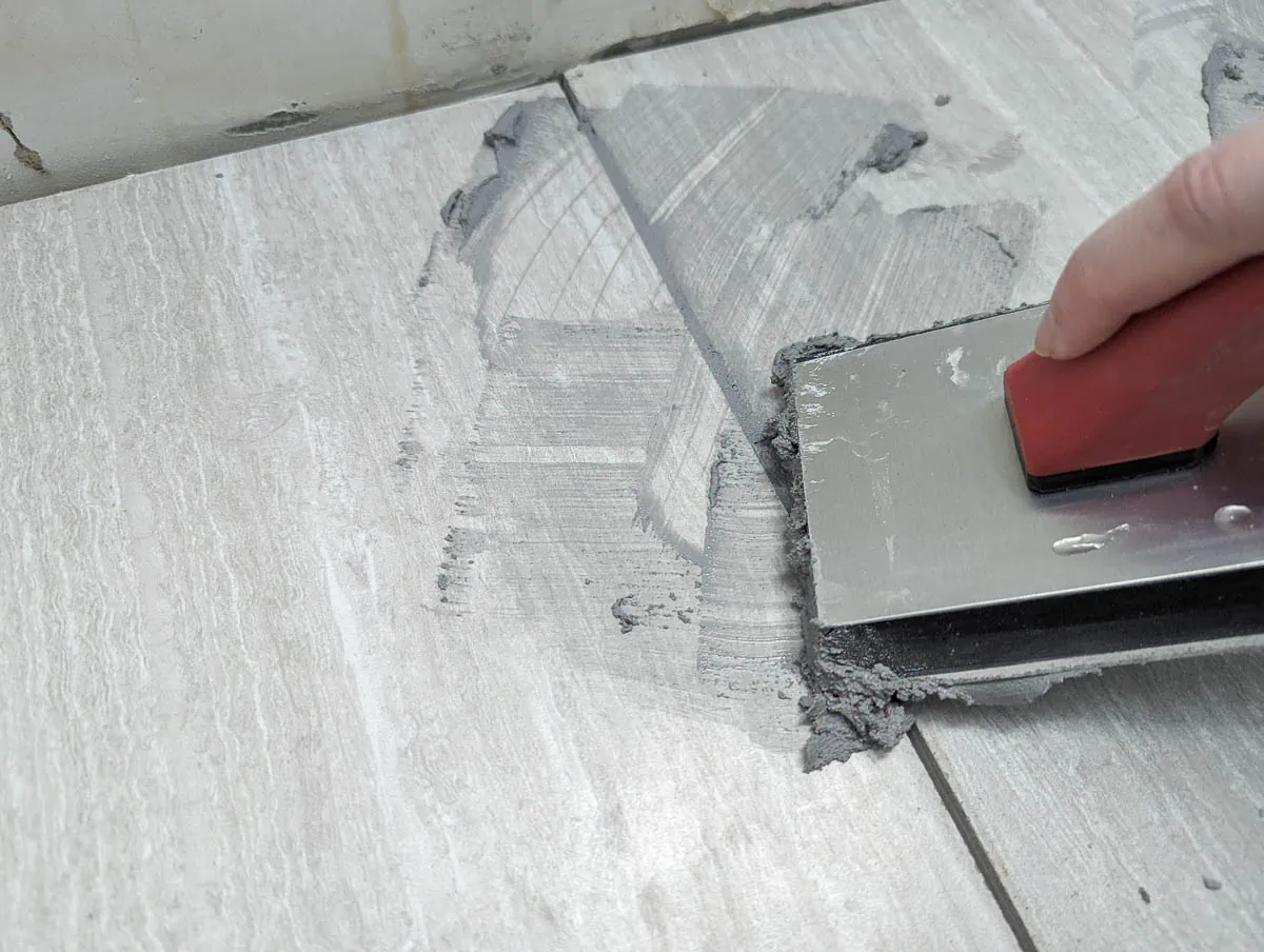 Make Your Old Tile Look New with These Tips for Painting Grout