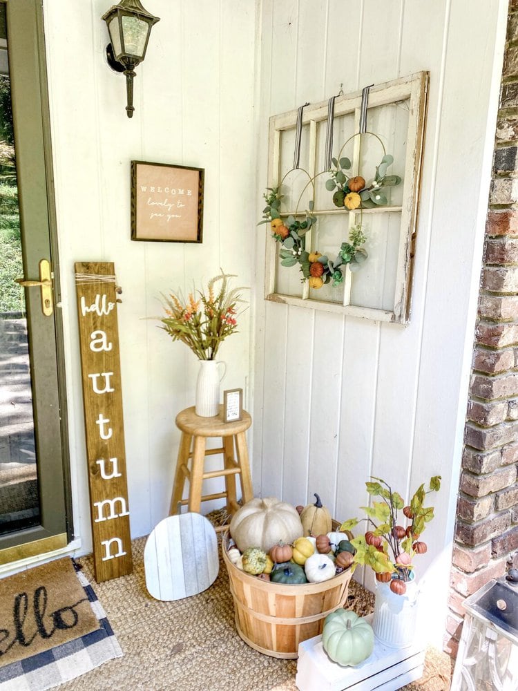 29 Fabulous Fall Front Porch Ideas For A Warm and Cozy Space