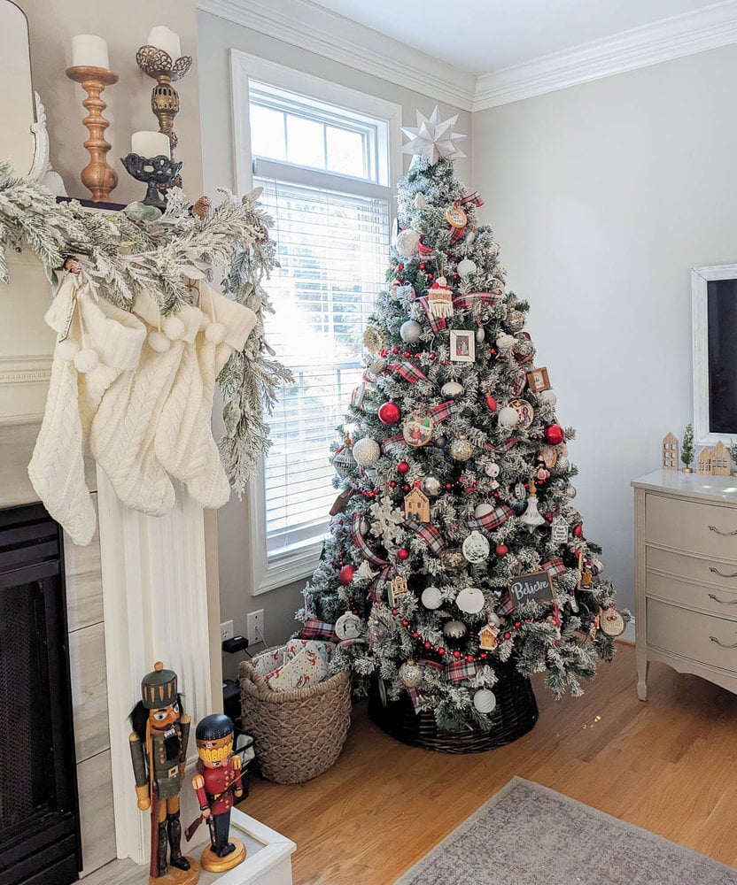 How to Make an Easy DIY Christmas Tree Star