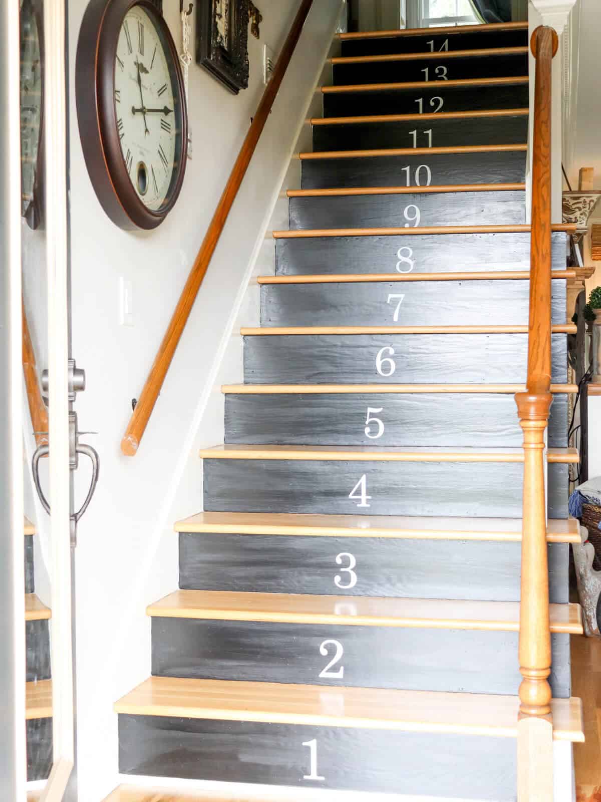 21+ DIY Staircase Makeovers Packed with Smart Ideas
