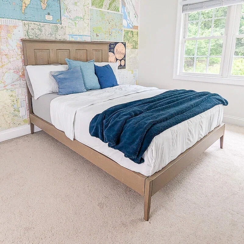diy headboard made from door.