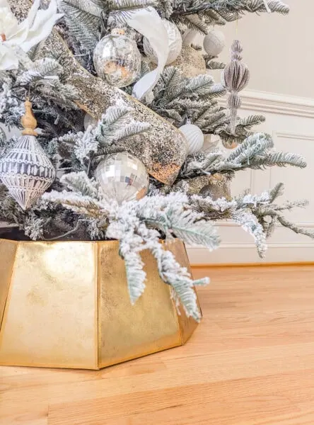 How to Make a Beautiful DIY Christmas Tree Collar for Cheap