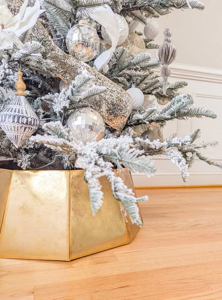 How to Make a Beautiful DIY Christmas Tree Collar for Cheap