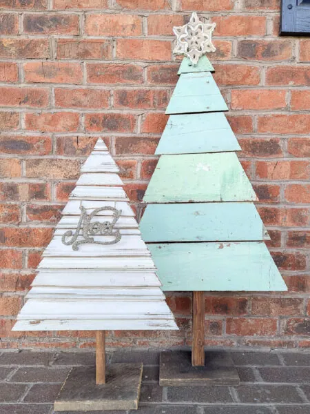 How to Make Cheap and Easy Outdoor Wooden Christmas Trees