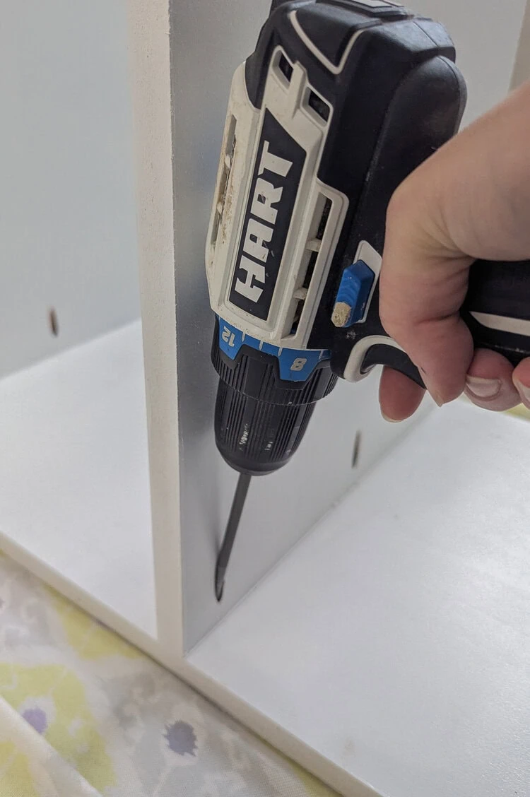 connecting shelves to vertical support with pocket screws.